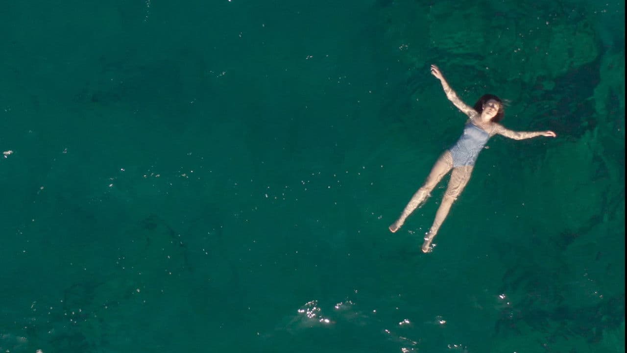 Backdrop – Une femme à la mer
