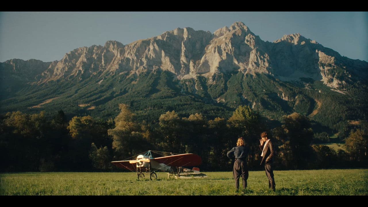 Backdrop – FLÜGGE