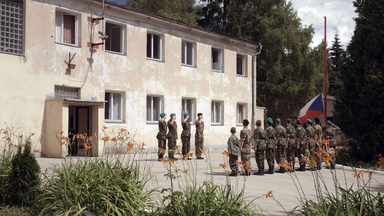 Backdrop – Kriegserziehung