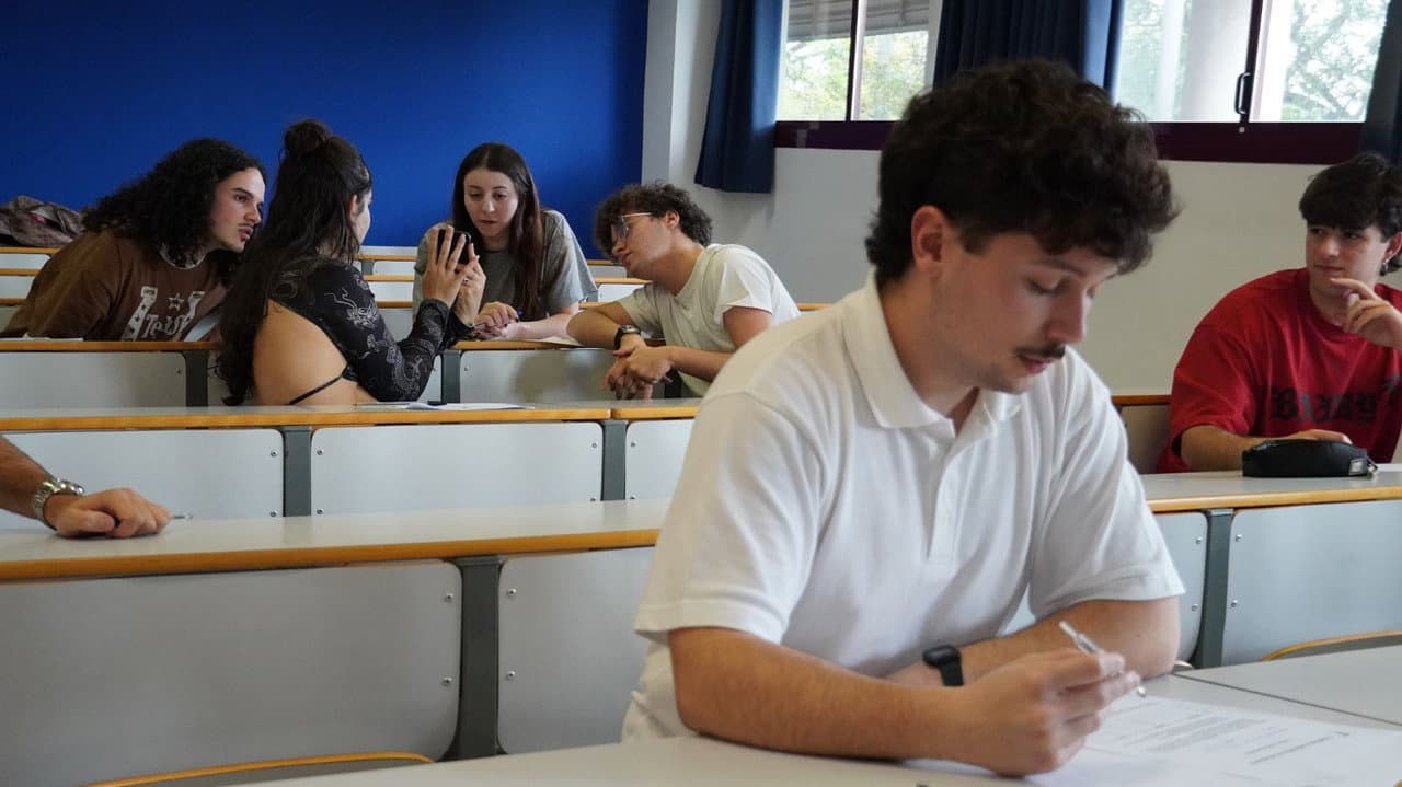 Backdrop – Párkison de cerca: Crónicas de un ritmo compartido