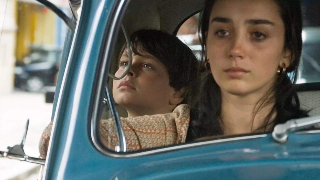 Backdrop – Das Jahr, als meine Eltern im Urlaub waren