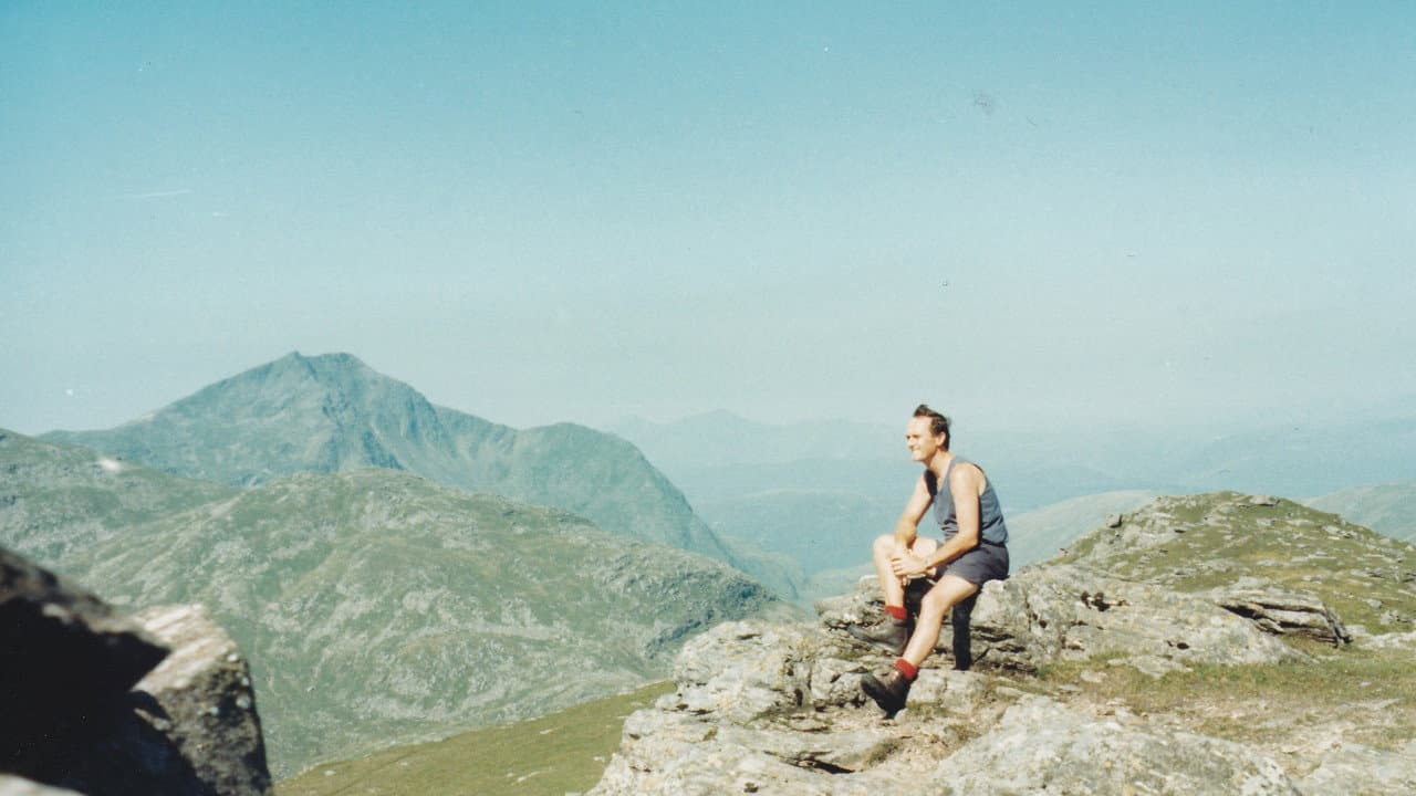 Backdrop – The Munro King