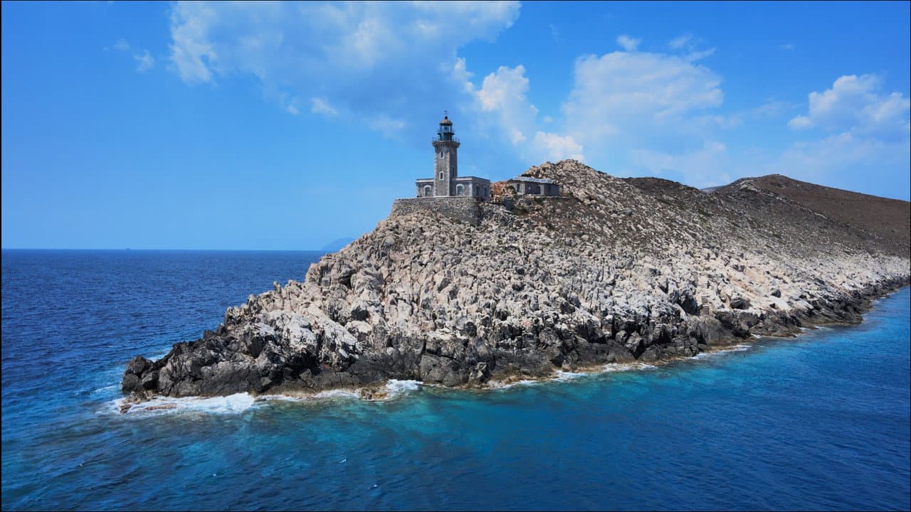 Backdrop – Το Κάλεσμα Των Φάρων