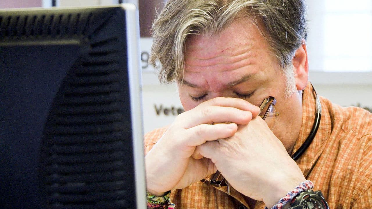 Backdrop – Crisis Hotline: Veterans Press 1