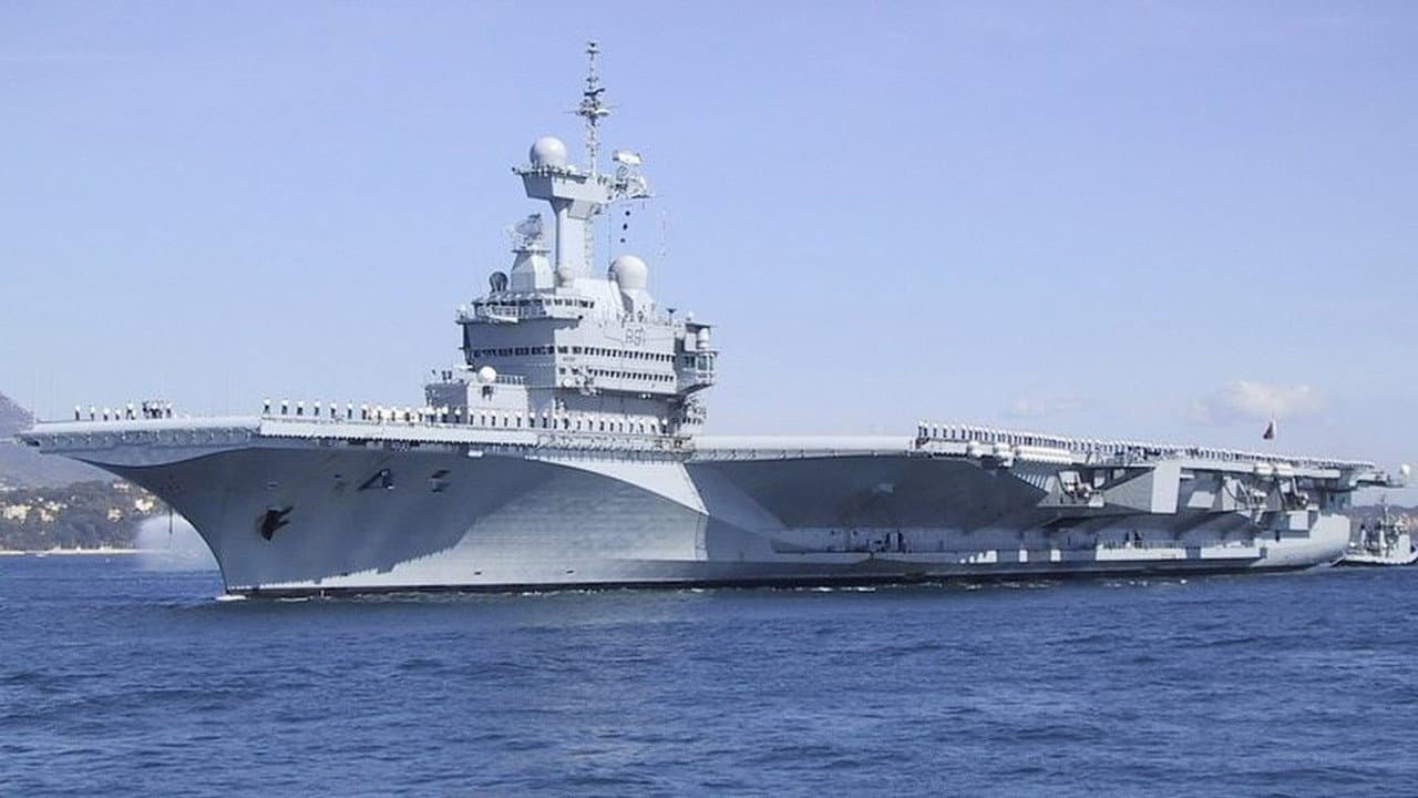 Backdrop – Les Secrets Du Porte-Avions Charles De Gaulle