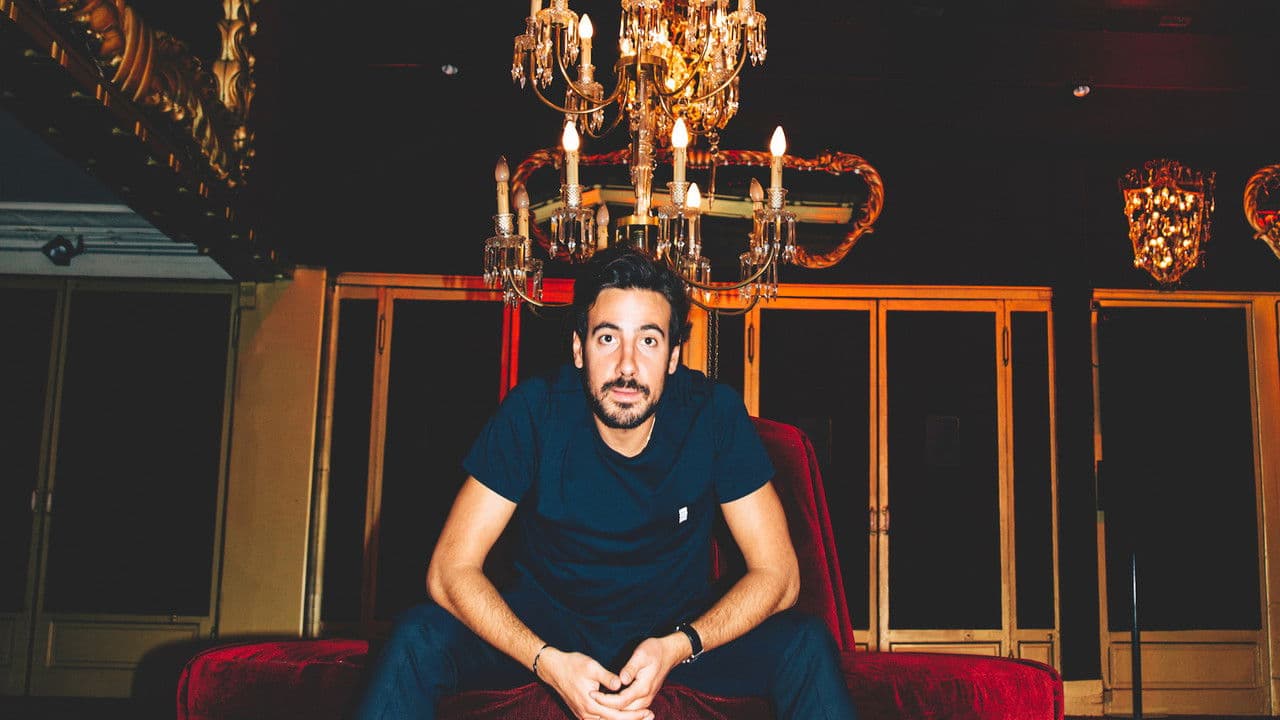 Backdrop – Maxime Gasteuil arrive en ville