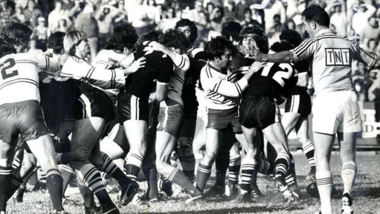 Backdrop – The Fibros and The Silvertails