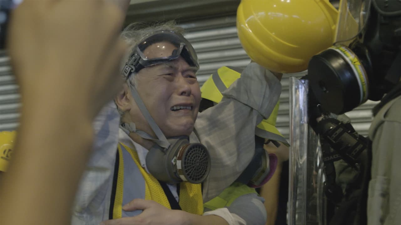 Backdrop – 進擊的老人 — 彎了腰仍挺著走路