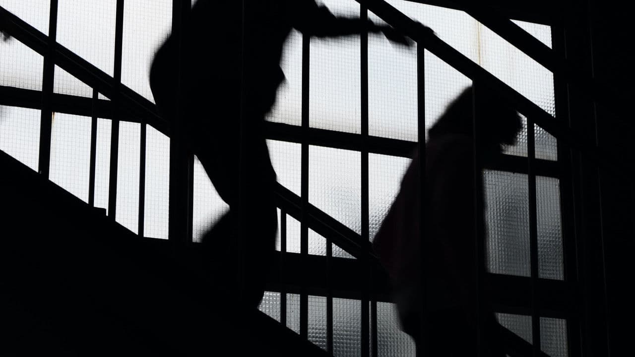 Backdrop – Il Centro per i Giovani - volti, racconti ed esperienze sotto la mascherina