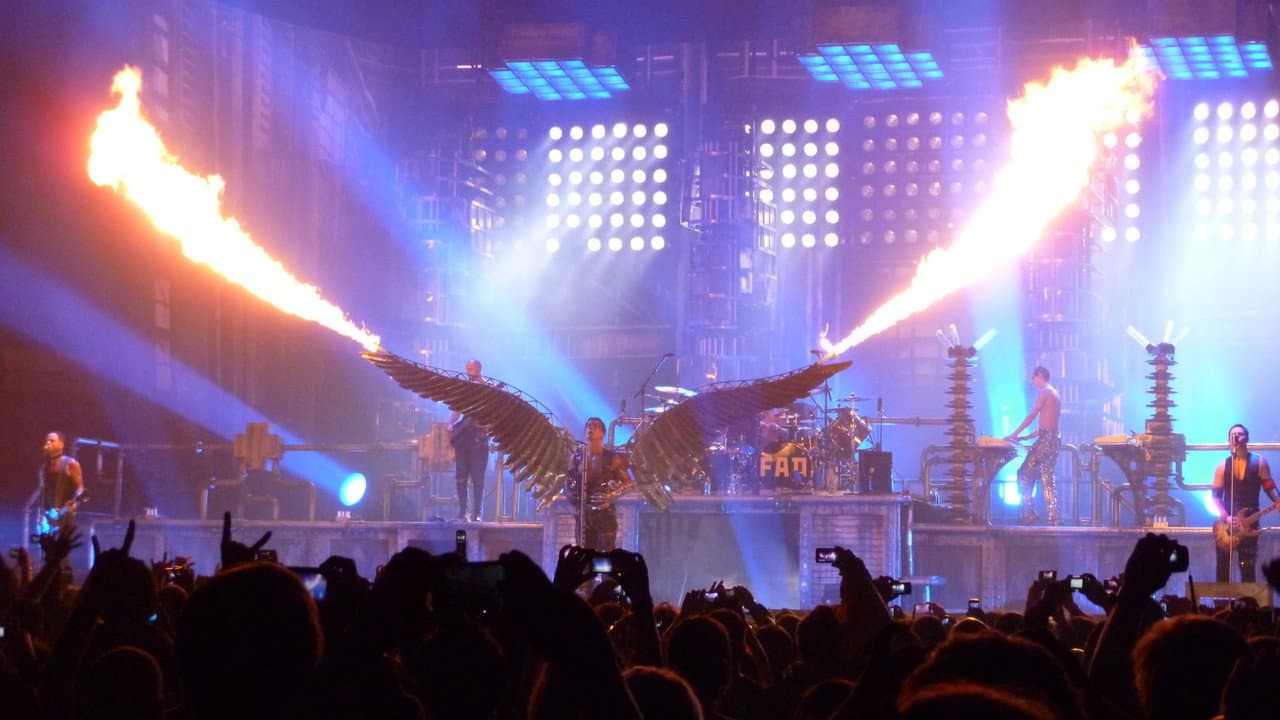 Backdrop – Rammstein: In Amerika - Live from Madison Square Garden