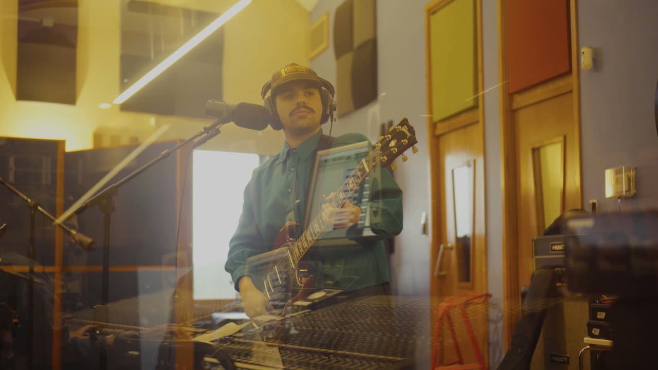 Backdrop – The Making Of "Apoyo Emocional"