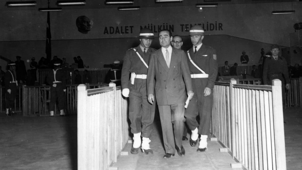 Backdrop – Demirkırat: Ada