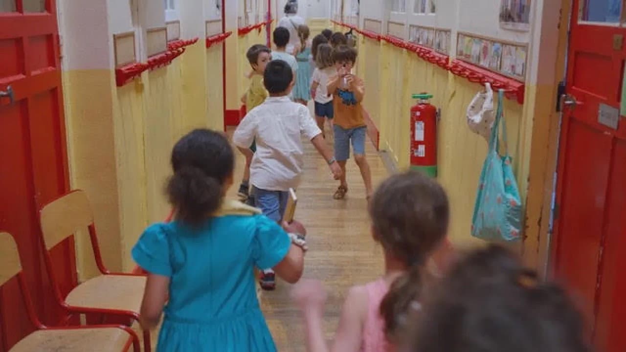 Backdrop – Une petite école française