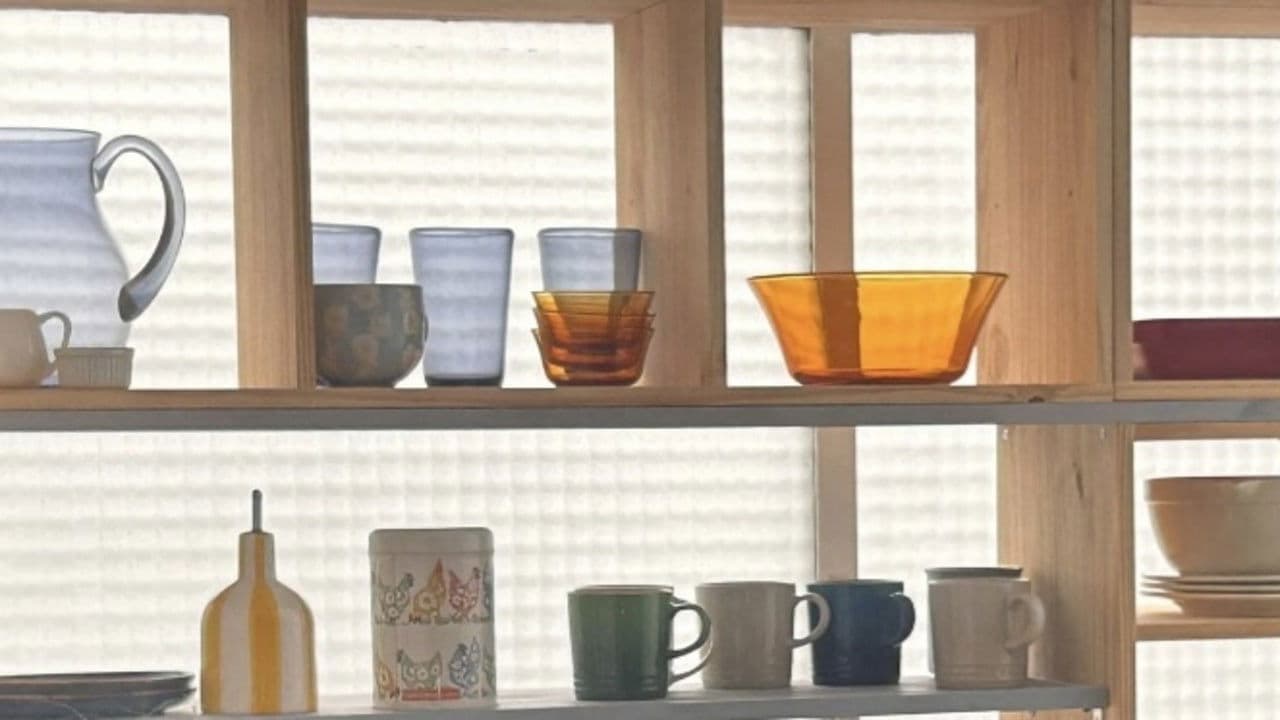 Backdrop – Louboutin