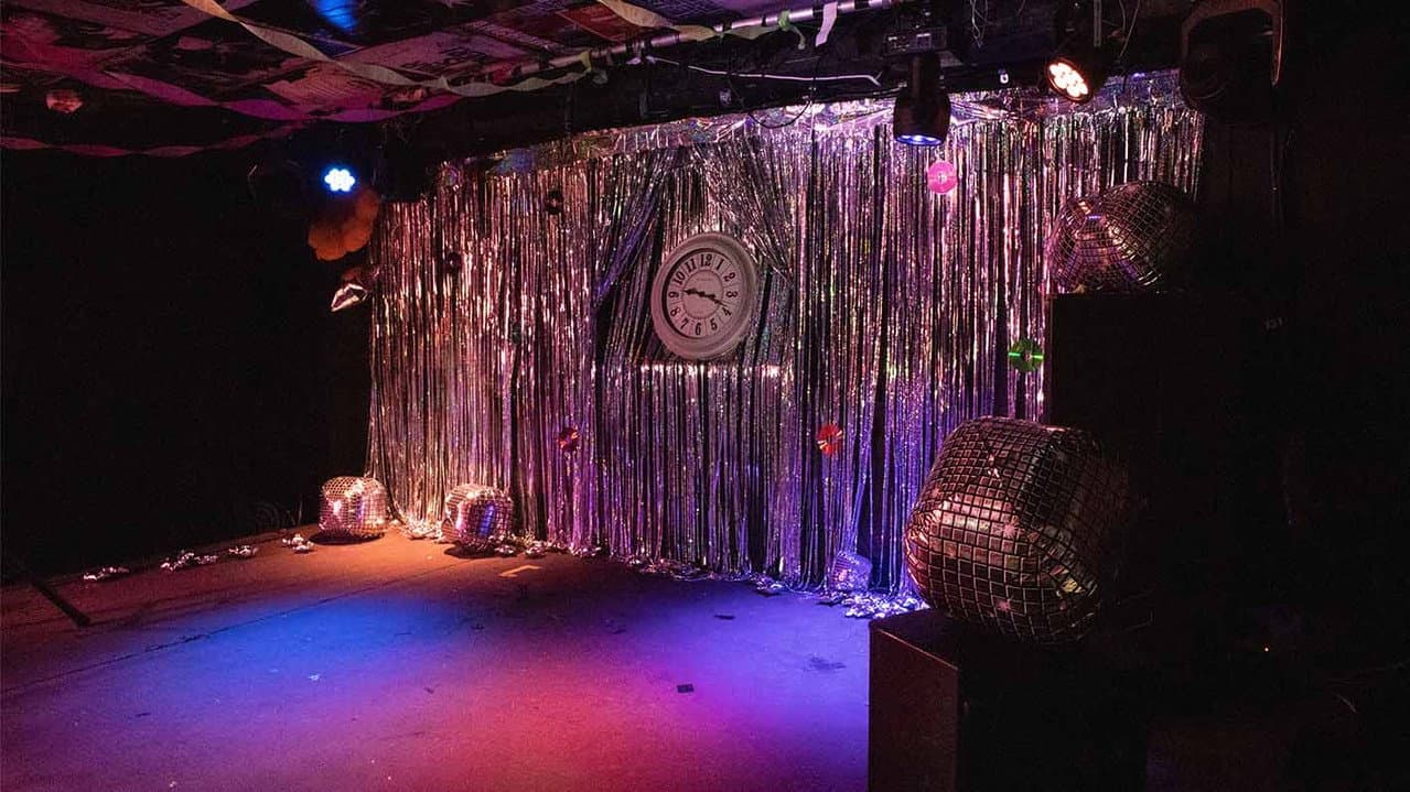 Backdrop – Disco Jones
