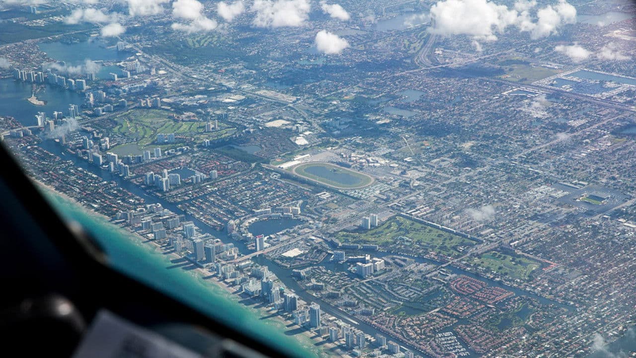 Backdrop – PilotsEYE.tv Miami A330