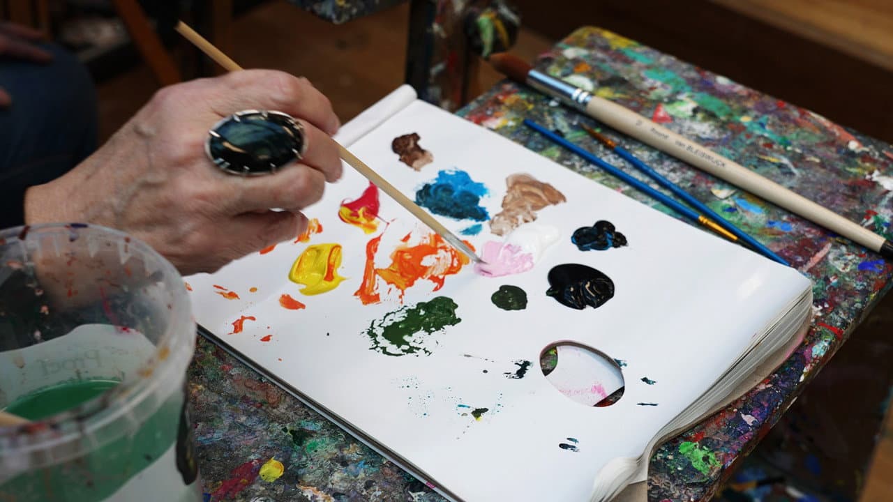 Backdrop – Paint me your favourite colour!