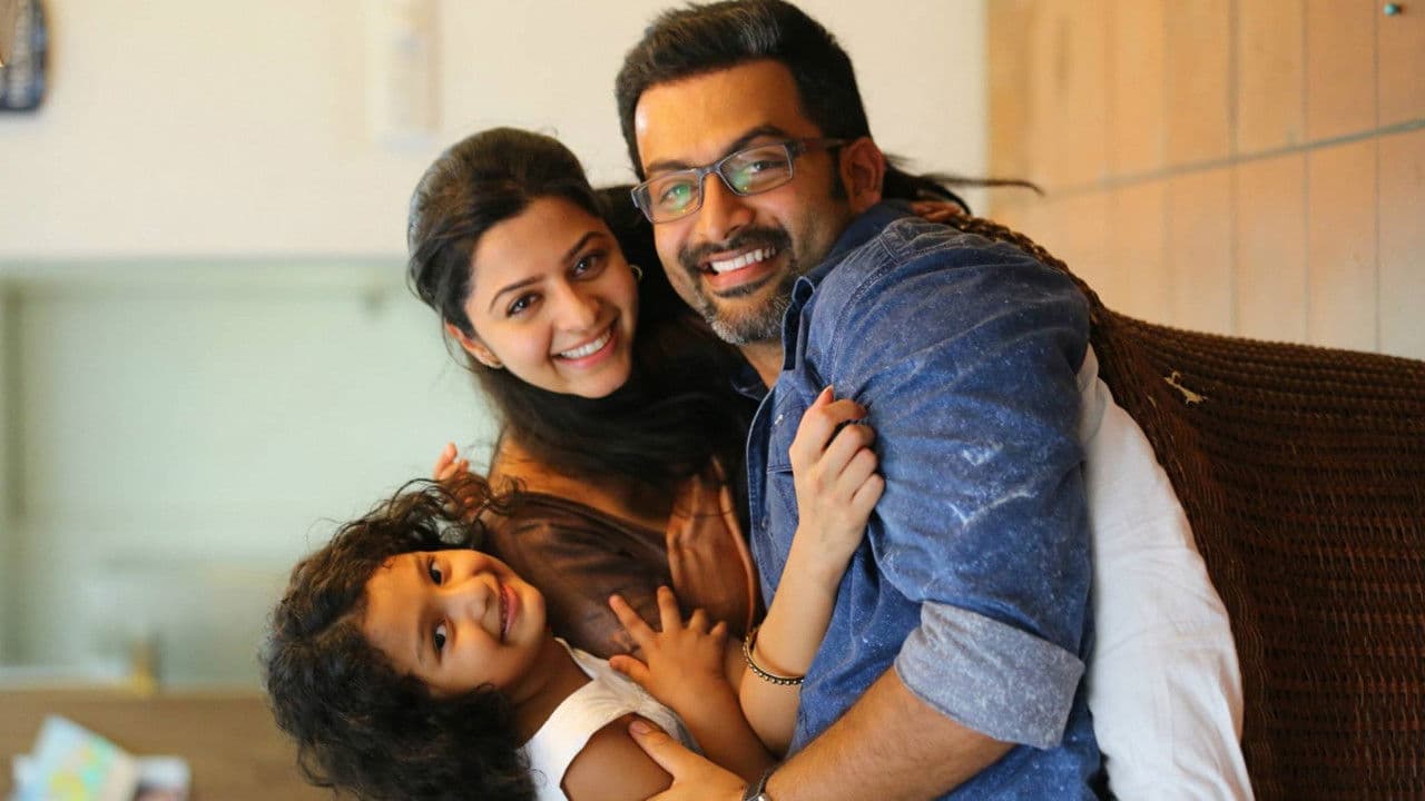 Backdrop – ജയിംസ് and ആലിസ്