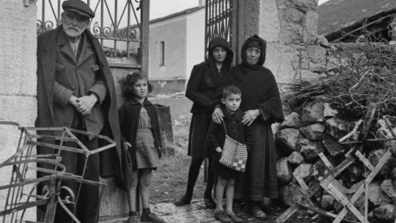 Backdrop – Ein Lied für Argyris