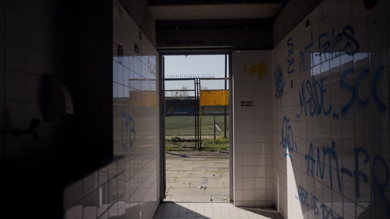 Backdrop – Stil aan de overkant