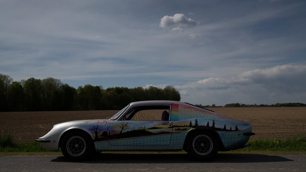 Backdrop – La Manic GT : la voiture du peuple