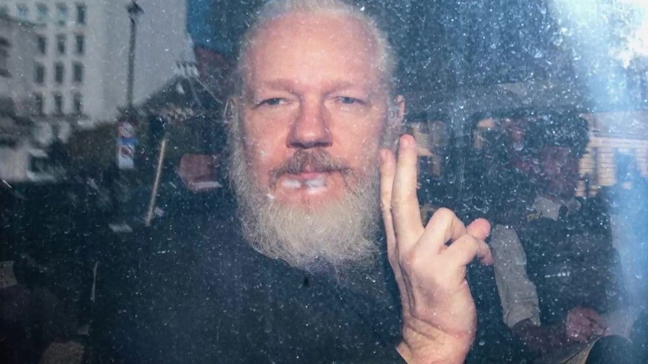 Backdrop – Julian Assange, le prix de la vérité