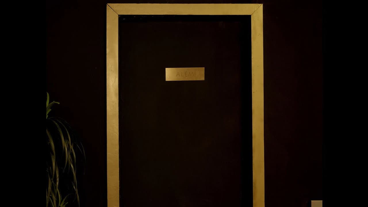 Backdrop – O Além da Porta