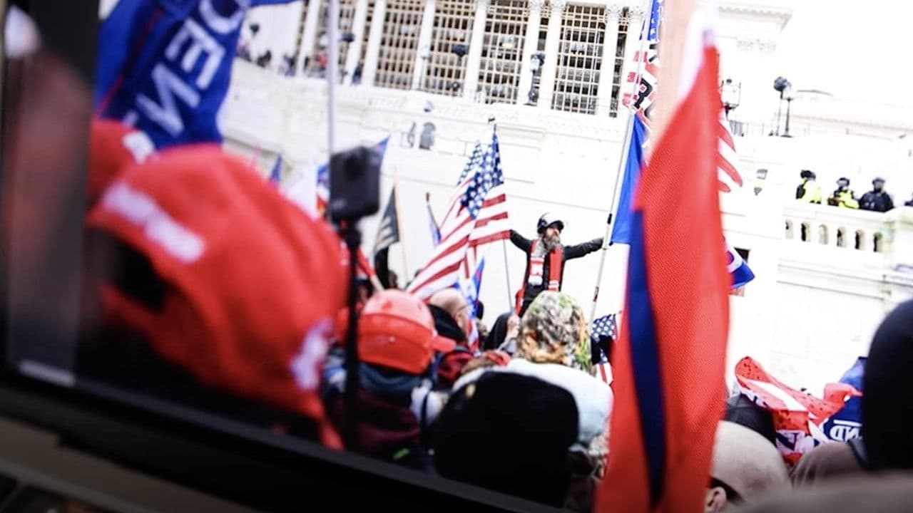 Backdrop – Den röda halsduken