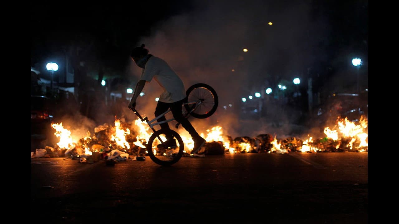 Backdrop – WHAT THE FLAT!?