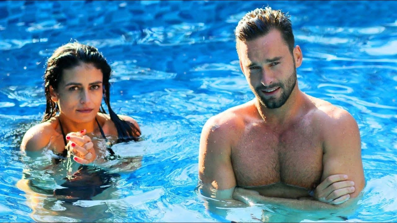 Backdrop – The Mystery of That Swimming Pool