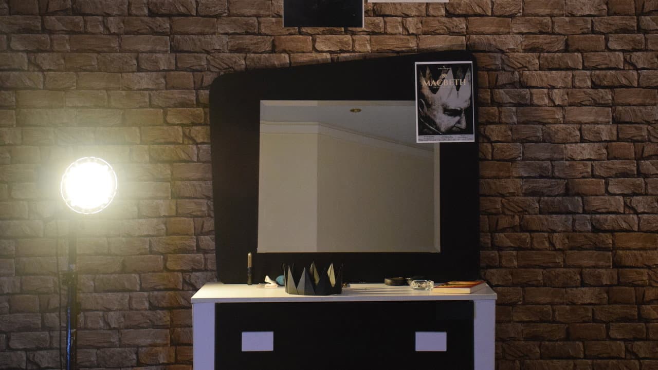 Backdrop – مکبث، پرده یکی پس از پایان