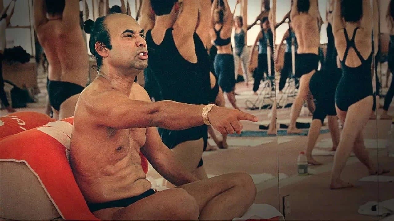 Backdrop – Bikram: Yogi, Guru, Raubtier