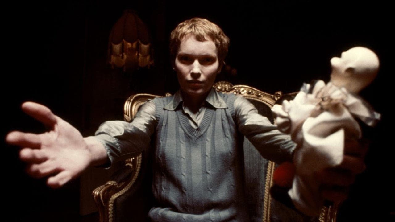 Backdrop – Julias unheimliche Wiederkehr