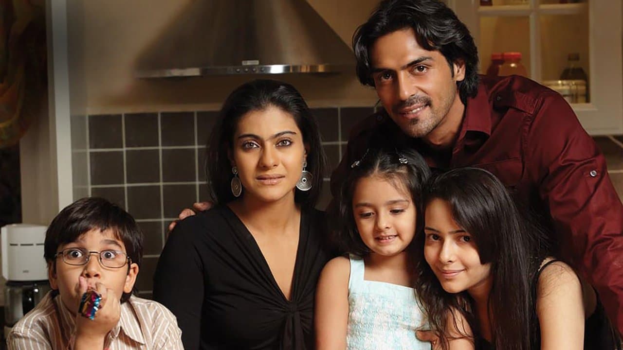 Backdrop – वी आर फैमिली