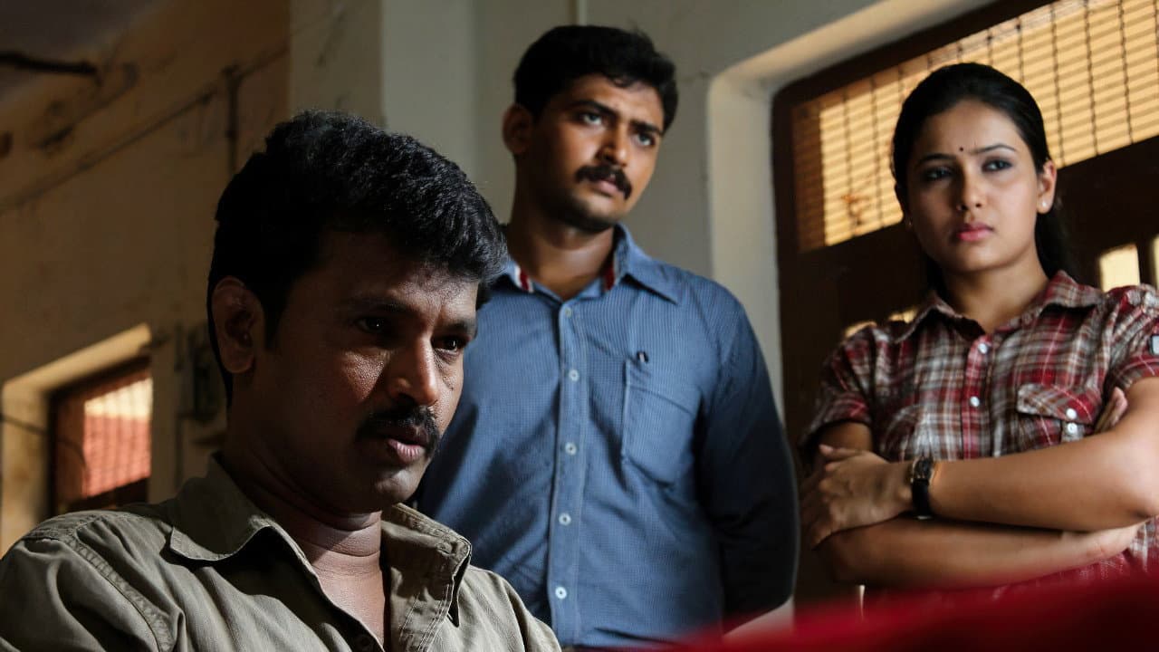 Backdrop – யுத்தம் செய்