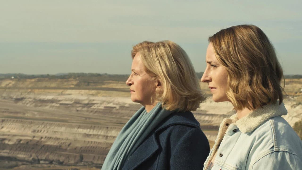 Backdrop – Eher fliegen hier UFOs