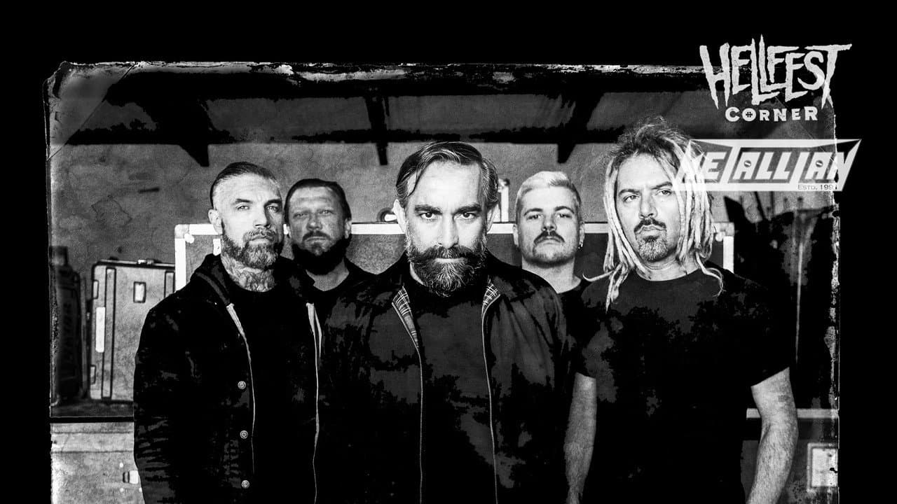 Backdrop – Mass Hysteria