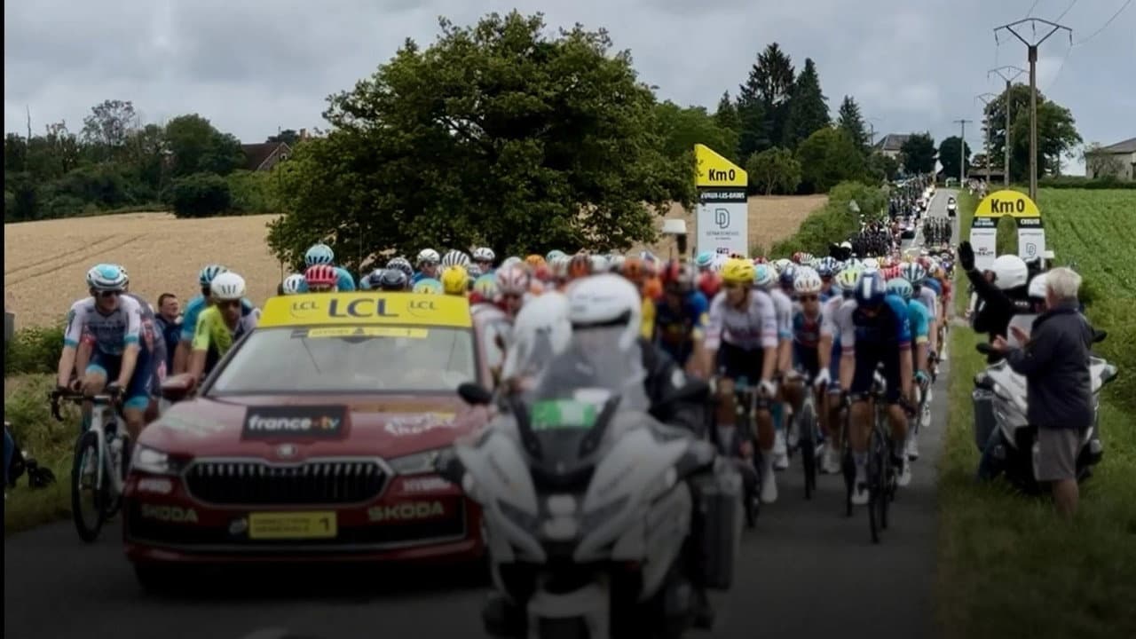 Backdrop – Mon village à l'heure du Tour