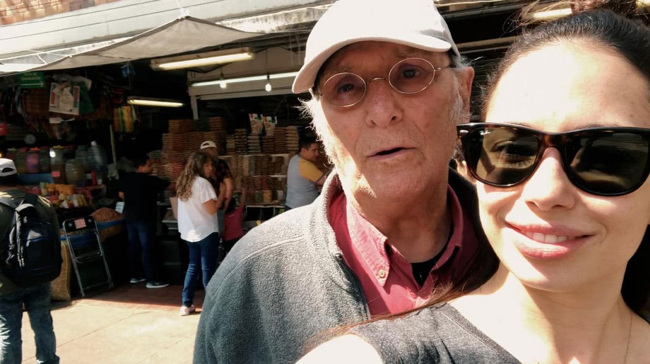 Backdrop – Ese niño de la fotografía. Carlos Saura