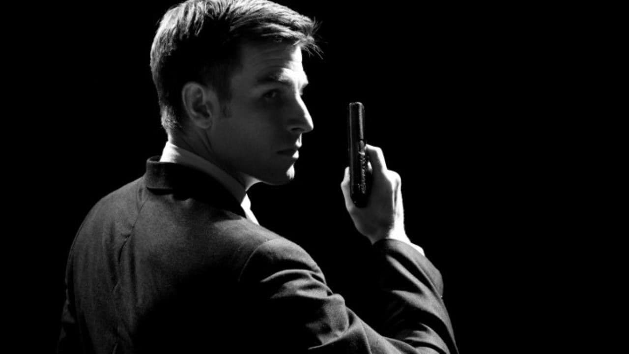 Backdrop – Jayson Bend: Queen and Country