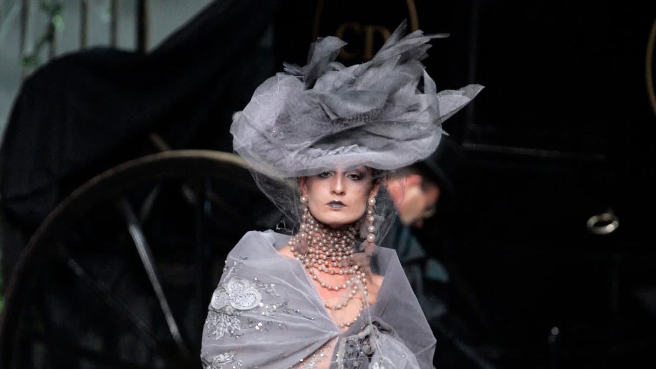 Backdrop – The Secret World of Haute Couture