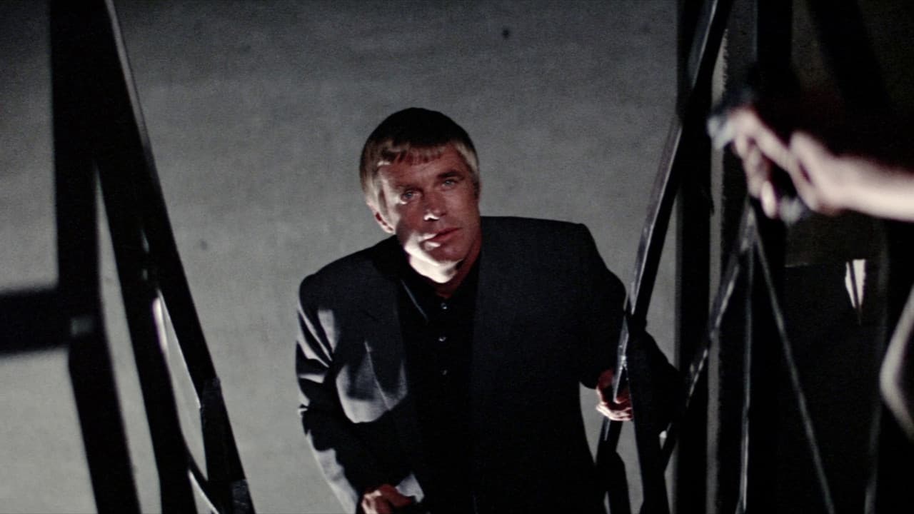 Backdrop – Der Agent, der seinen Leichnam sah