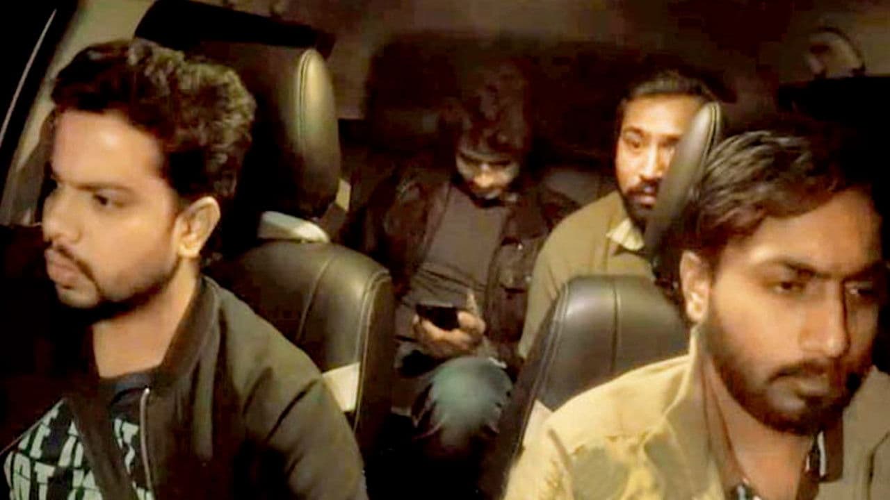 Backdrop – काळ