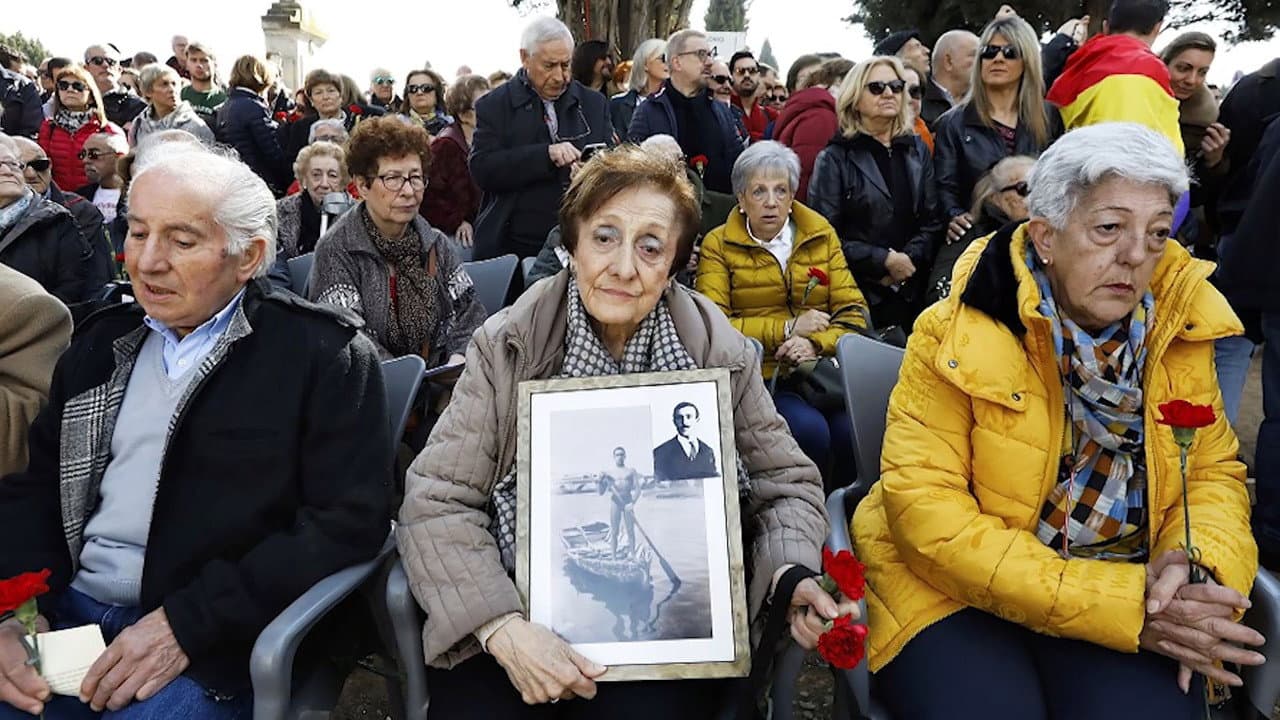Backdrop – Un memorial contra la injusticia y la barbarie