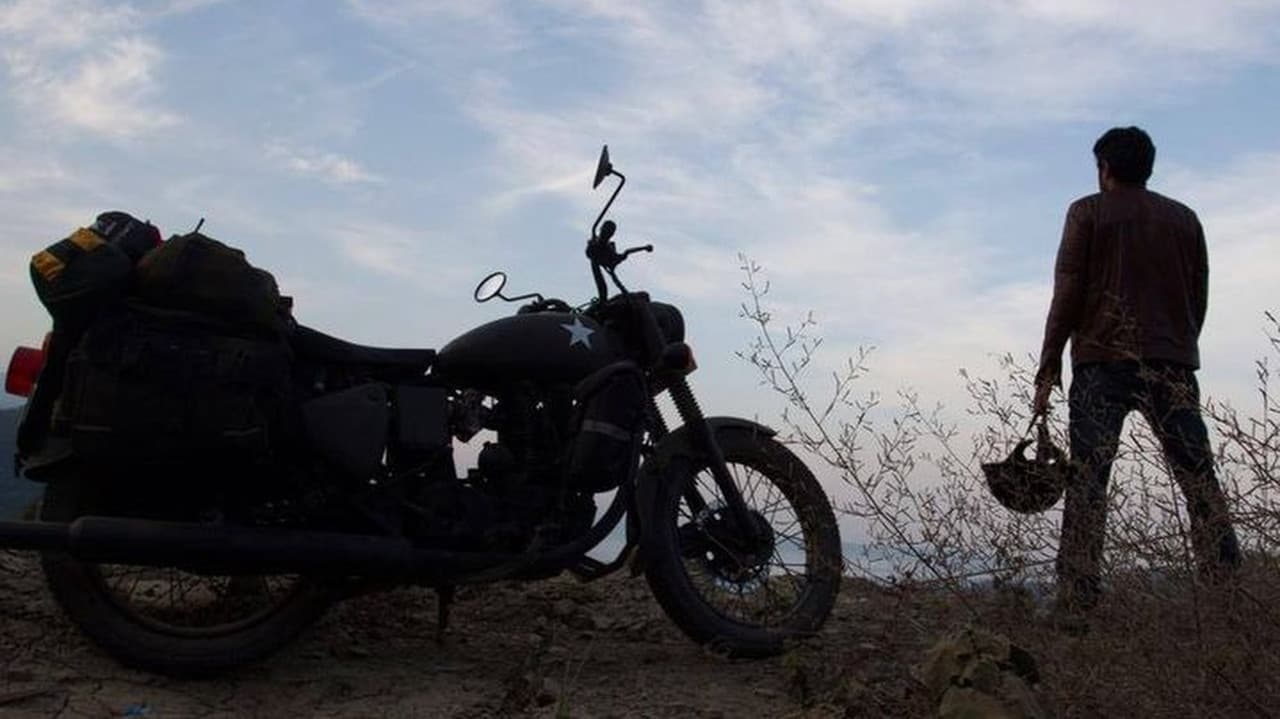 Backdrop – നീലാകാശം പച്ചക്കടൽ ചുവന്ന ഭൂമി