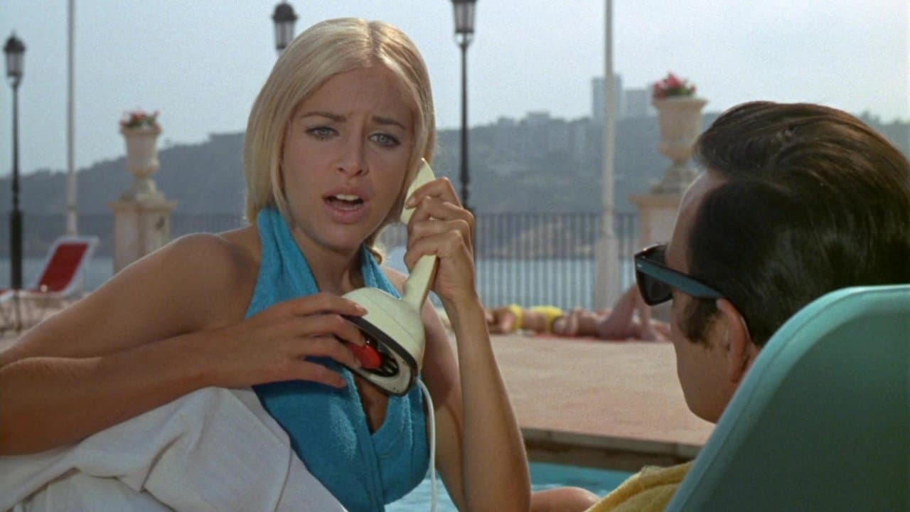 Backdrop – Manche Mädchen tun's