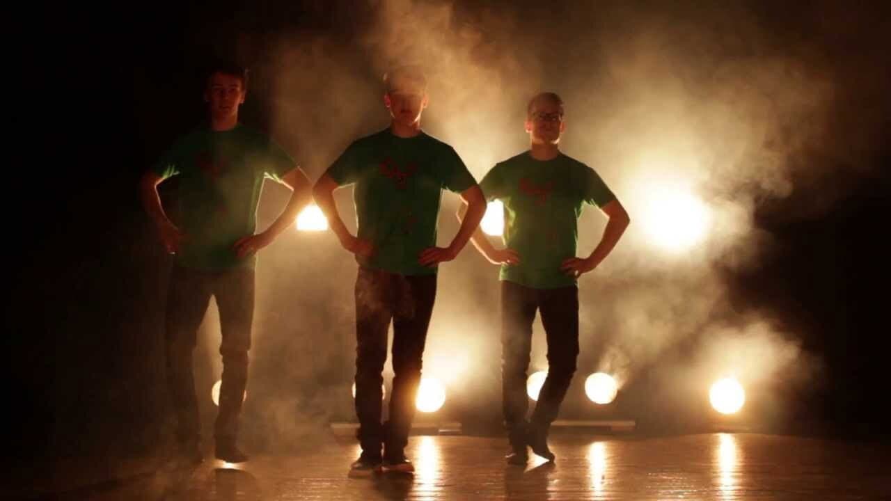 Backdrop – KAJ: Pjäs eller Pjas