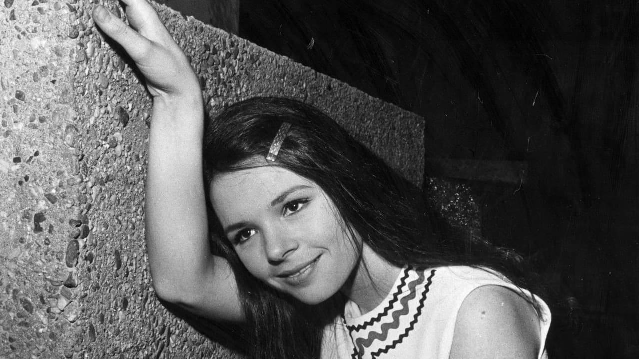 Backdrop – Dana: The Original Derry Girl