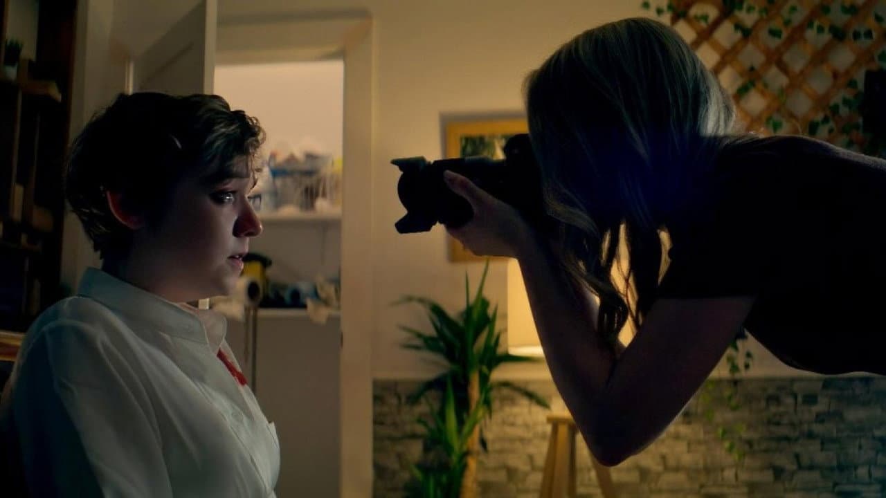 Backdrop – Zoe.mp4