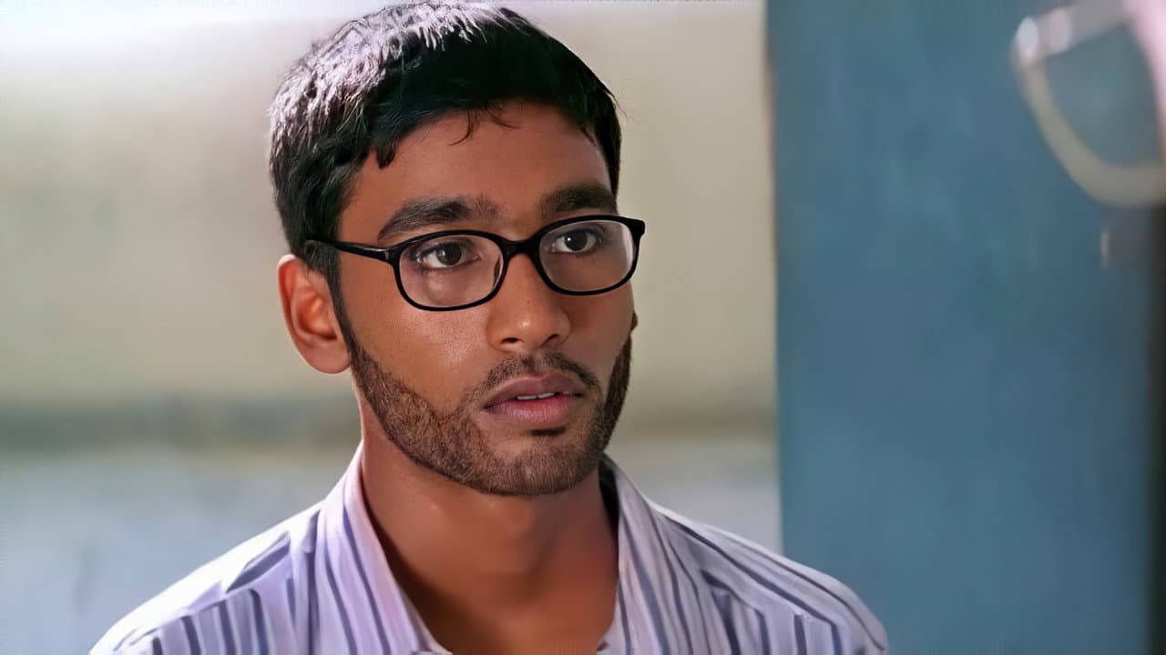 Backdrop – காதல் கொண்டேன்